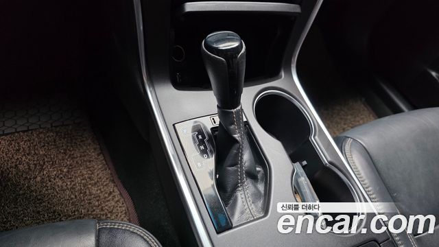 Toyota Camry Hybrid XLE 2016 — фото 9
