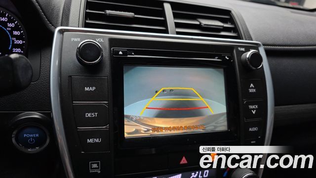 Toyota Camry Hybrid XLE 2016 — фото 15