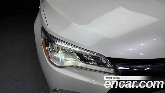 Toyota Camry Hybrid XLE 2016 — фото 22
