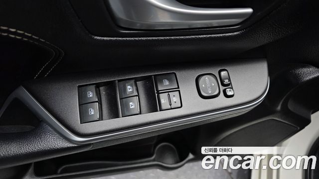 Toyota Camry Hybrid XLE 2016 — фото 30