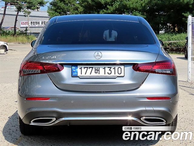 Mercedes-Benz E-Class (W213) E250 AMG Line 2023 — фото 4
