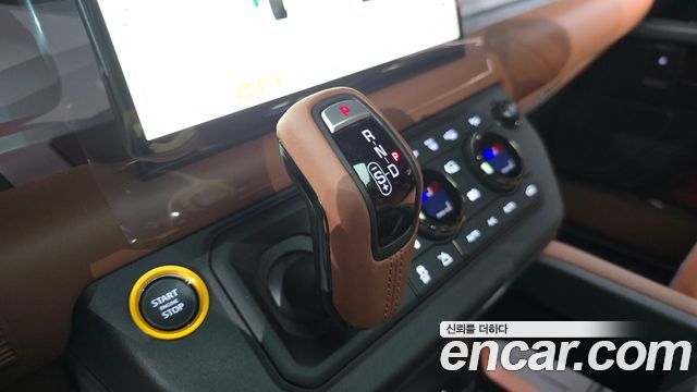 Land Rover Defender (L663) 110 P635 Octa 2025 — фото 9