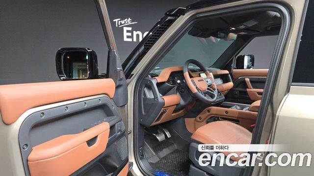 Land Rover Defender (L663) 110 P635 Octa 2025 — фото 10