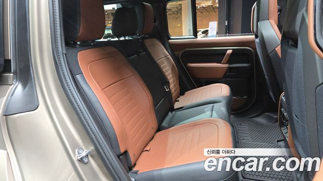 Land Rover Defender (L663) 110 P635 Octa 2025 — фото 11