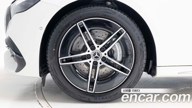 Mercedes-Benz E-Class (W214) E200 AMG Line 2026 — фото 5