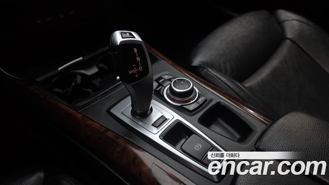 BMW X5 (E70) xDrive 50i 2011 — фото 9