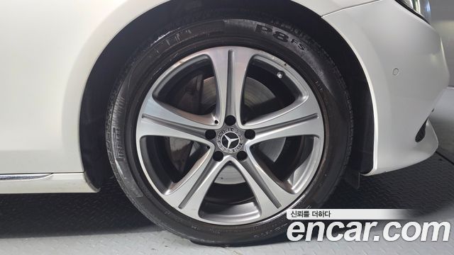 Mercedes-Benz E-Class (W213) E300 Avantgarde 2019 — фото 27