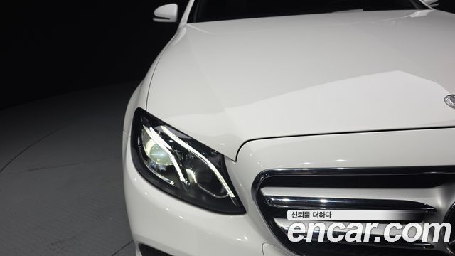 Mercedes-Benz E-Class (W213) E300 Avantgarde 2019 — фото 28