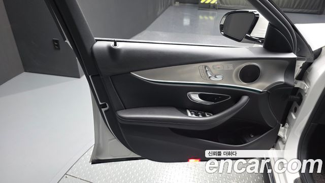 Mercedes-Benz E-Class (W213) E300 Avantgarde 2019 — фото 30