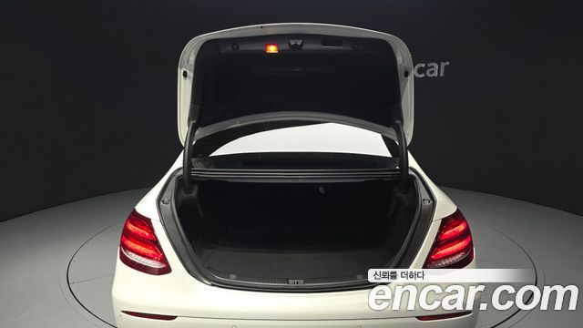 Mercedes-Benz E-Class (W213) E300 Avantgarde 2019 — фото 34