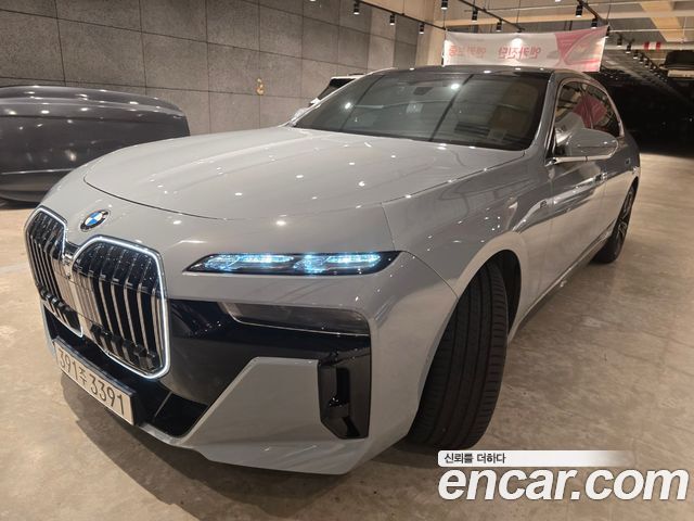 BMW 7 Series (G70) 740i sDrive M Sport