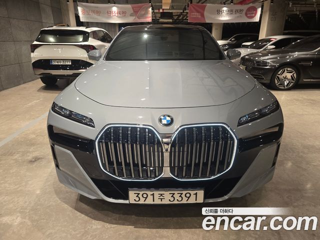 BMW 7 Series (G70) 740i sDrive M Sport 2023 — фото 3