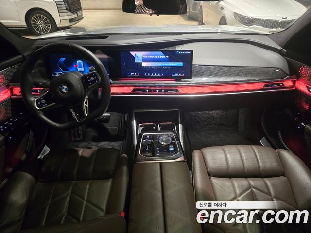 BMW 7 Series (G70) 740i sDrive M Sport 2023 — фото 9