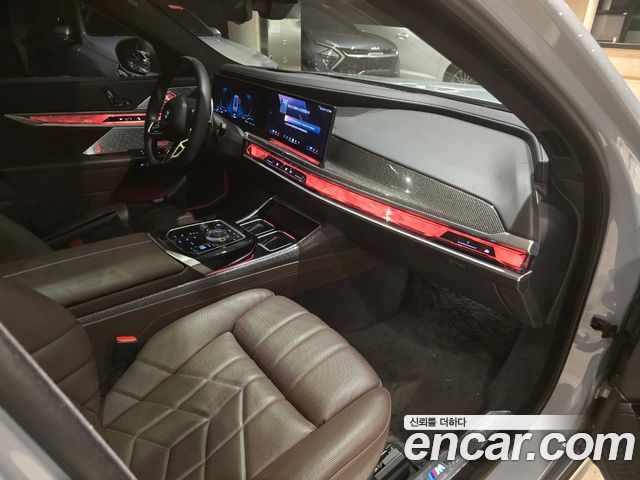 BMW 7 Series (G70) 740i sDrive M Sport 2023 — фото 16