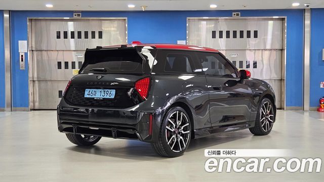MINI Cooper Electric (IV) JCW 2025 — фото 2