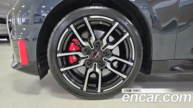 MINI Cooper Electric (IV) JCW 2025 — фото 5