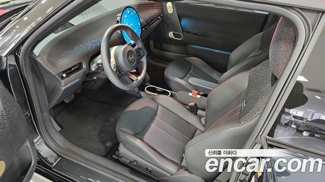 MINI Cooper Electric (IV) JCW 2025 — фото 10
