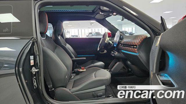 MINI Cooper Electric (IV) JCW 2025 — фото 17