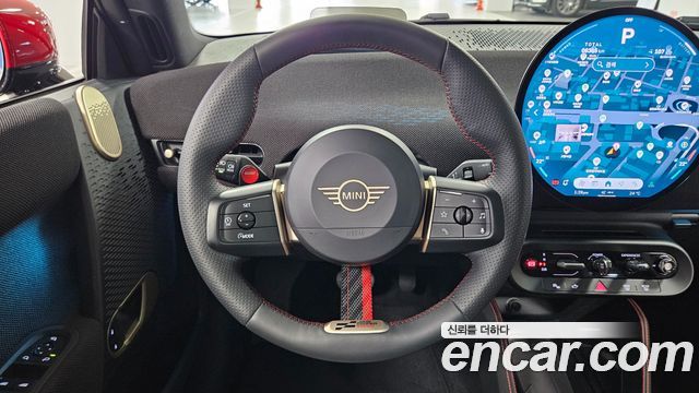 MINI Cooper Electric (IV) JCW 2025 — фото 18