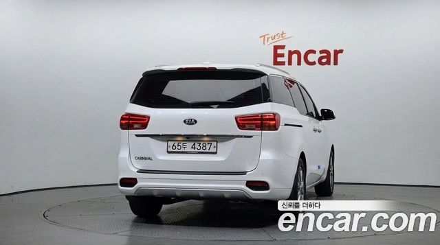 Kia Carnival Gasoline 9-Seater Noblesse Special 2019 — фото 4