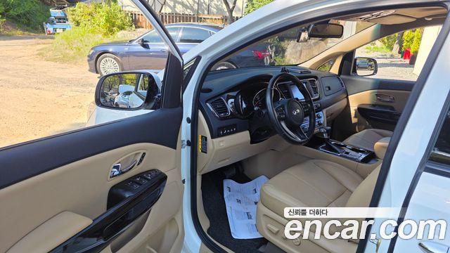 Kia Carnival Gasoline 9-Seater Noblesse Special 2019 — фото 10