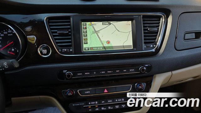 Kia Carnival Gasoline 9-Seater Noblesse Special 2019 — фото 14