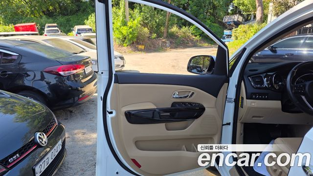 Kia Carnival Gasoline 9-Seater Noblesse Special 2019 — фото 24