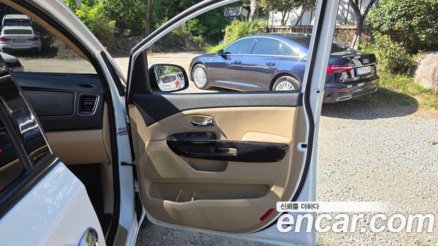 Kia Carnival Gasoline 9-Seater Noblesse Special 2019 — фото 25