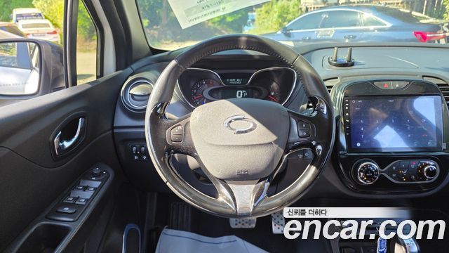 Renault Korea QM3 RE Signature 2017 — фото 13
