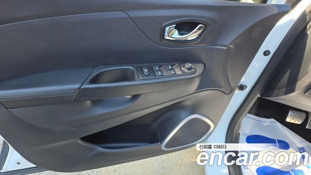 Renault Korea QM3 RE Signature 2017 — фото 19