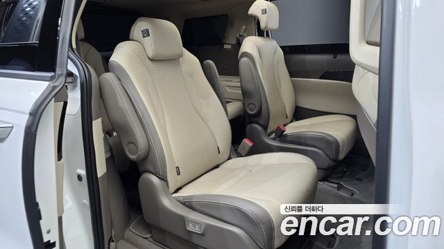 Kia Carnival (IV) Gasoline 9-Seater Signature 2023 — фото 11