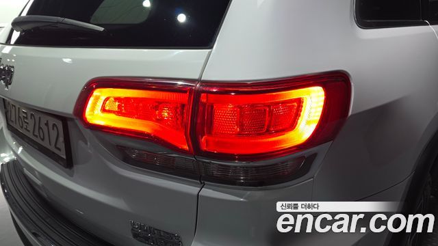 Jeep Grand Cherokee 3.6 Limited WK2 2019 — фото 23