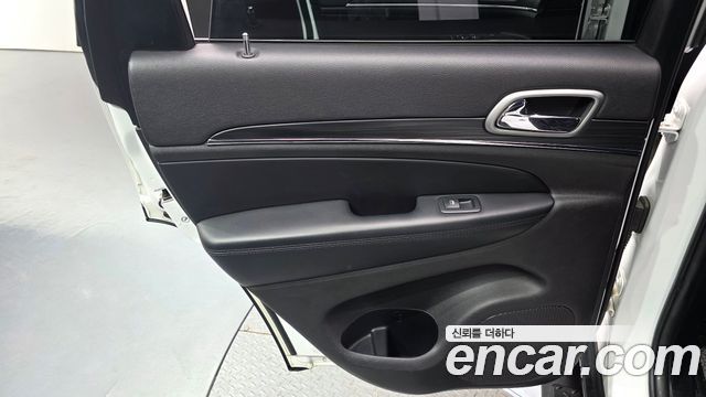 Jeep Grand Cherokee 3.6 Limited WK2 2019 — фото 25