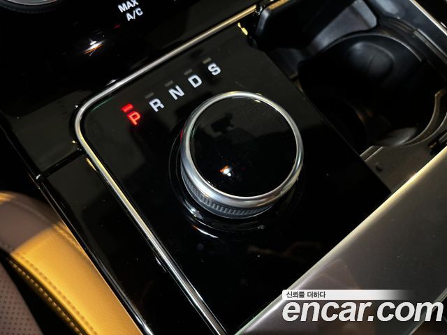 Land Rover Range Rover Velar 3.0 P380 R-Dynamic SE 2020 — фото 9