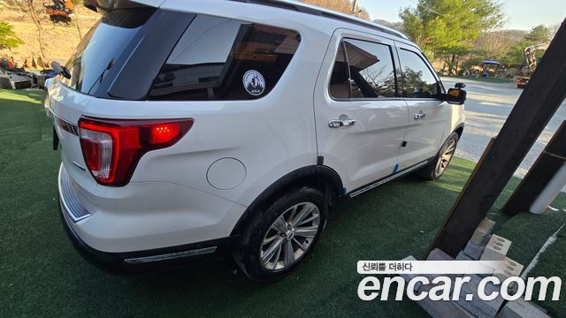 Ford Explorer 2.3 Limited 4WD 5th 2018 — фото 5