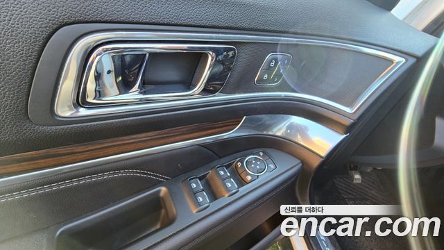 Ford Explorer 2.3 Limited 4WD 5th 2018 — фото 9