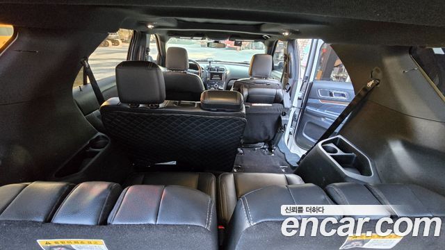 Ford Explorer 2.3 Limited 4WD 5th 2018 — фото 13