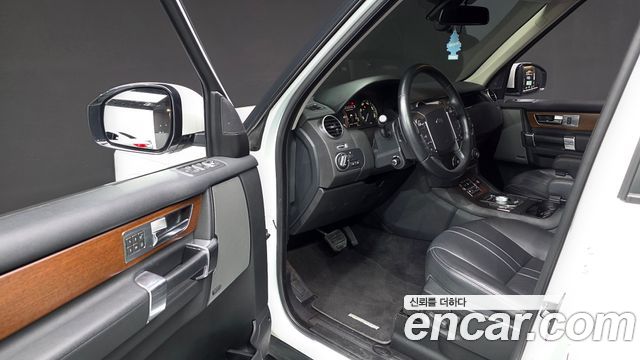 Land Rover Discovery 4 3.0 SDV6 HSE 2016 — фото 11