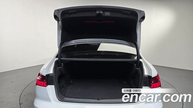 Audi A6 (C8) 45 TFSI Premium 2023 — фото 17