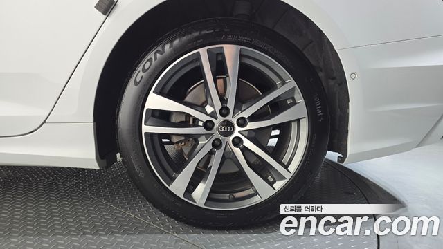 Audi A6 (C8) 45 TFSI Premium 2023 — фото 21