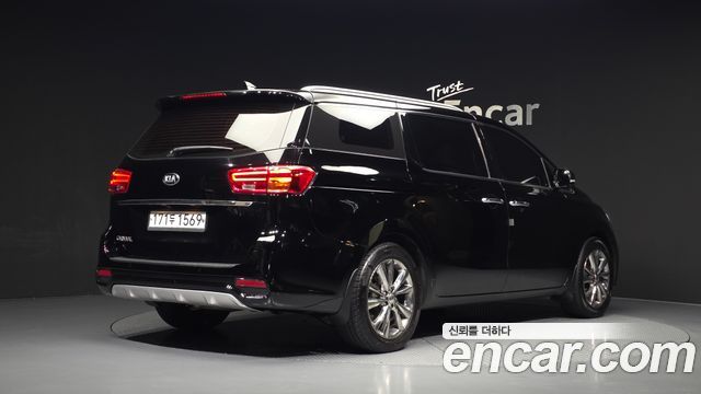 Kia Carnival 9-Seater Prstige 2020 — фото 2