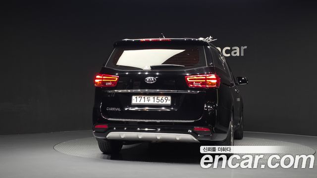 Kia Carnival 9-Seater Prstige 2020 — фото 4