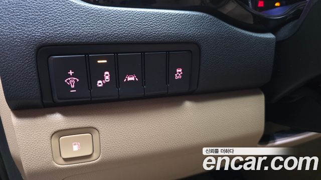 Kia Carnival 9-Seater Prstige 2020 — фото 14