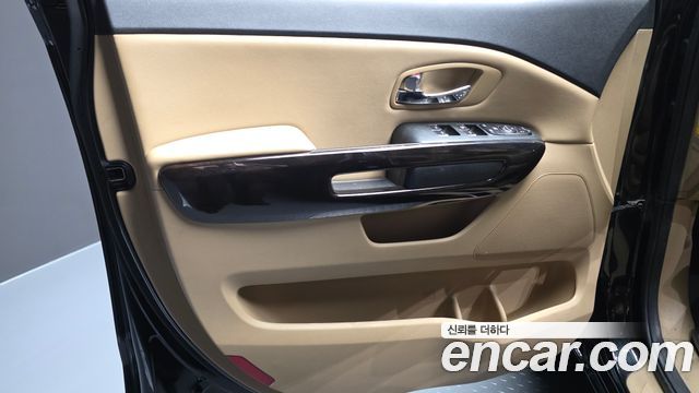 Kia Carnival 9-Seater Prstige 2020 — фото 24