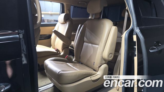 Kia Carnival 9-Seater Prstige 2020 — фото 26