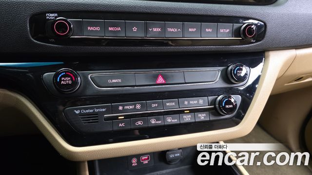 Kia Carnival 9-Seater Prstige 2020 — фото 30