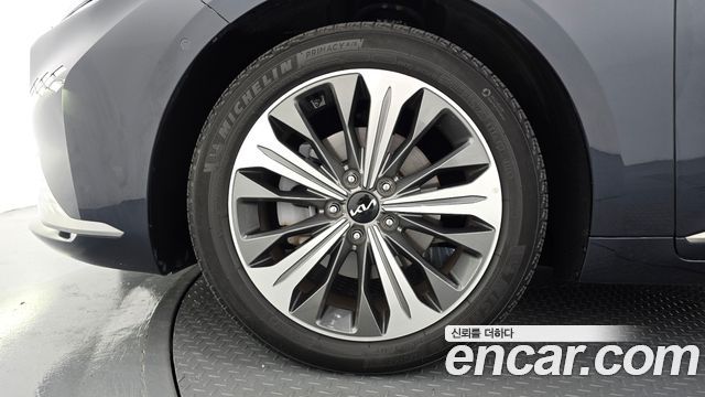 Kia K8 Hybrid Signature 2022 — фото 5