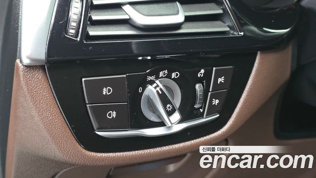 BMW 5 Series (G30) 520i M Sport 2020 — фото 16