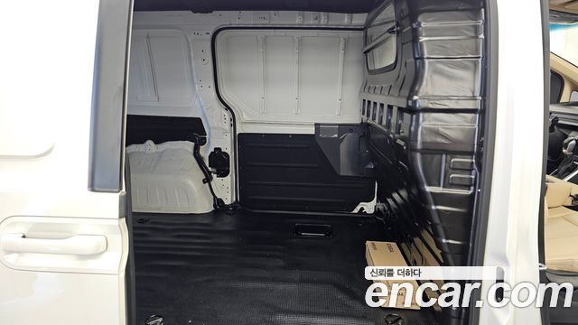 Hyundai Staria Cargo 3-Seater Modern 2022 — фото 12