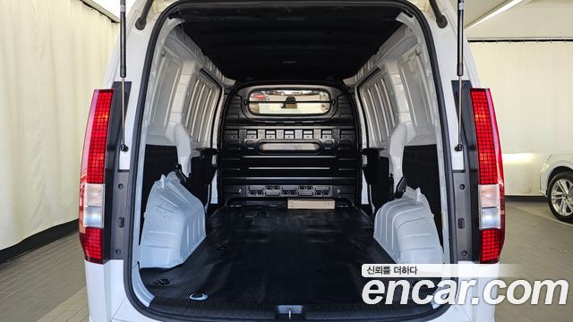 Hyundai Staria Cargo 3-Seater Modern 2022 — фото 20
